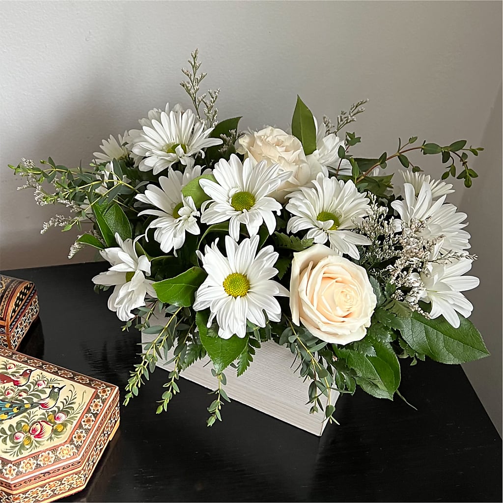 Fresh Linen Box Bouquet – ANGEL'S FLOWERS AND GIFTS, San Jose CA