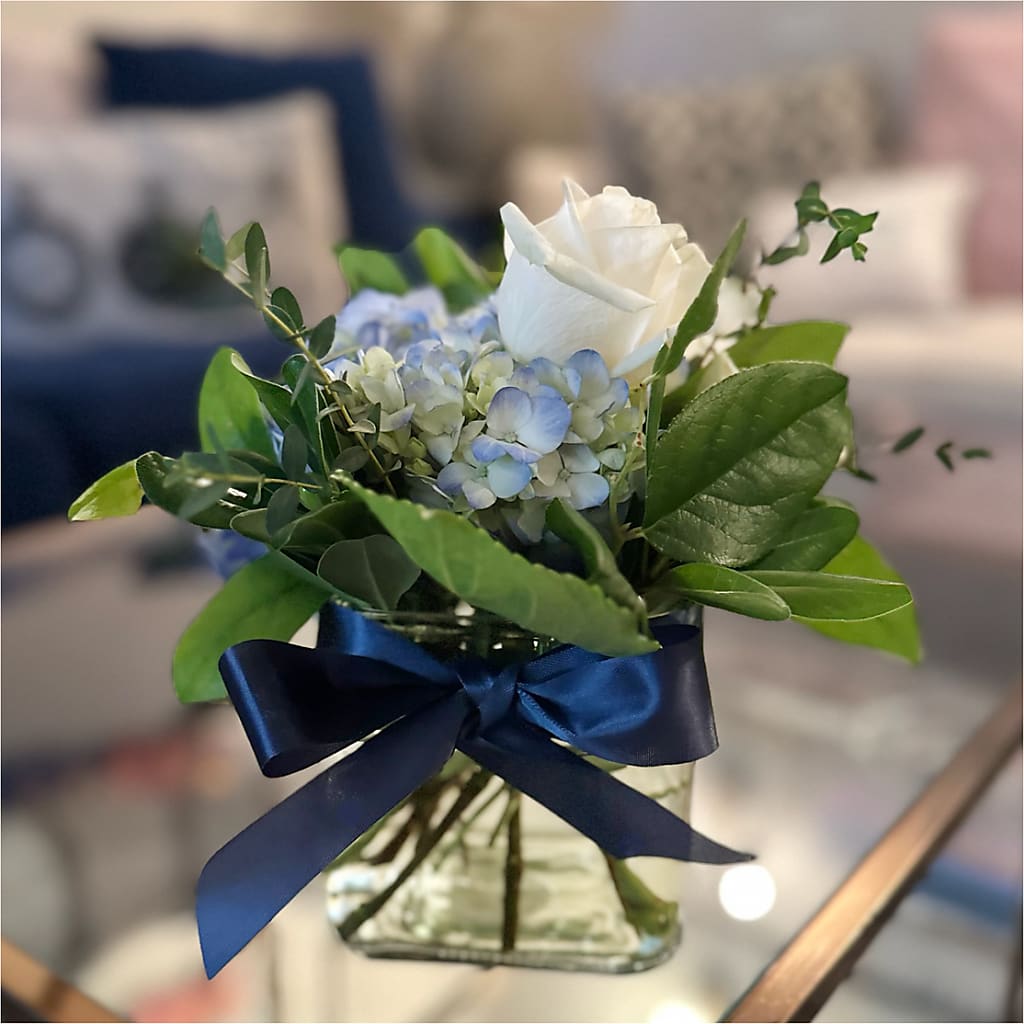 Sky Blue Delight Bouquet – ANGEL'S FLOWERS AND GIFTS, San Jose CA