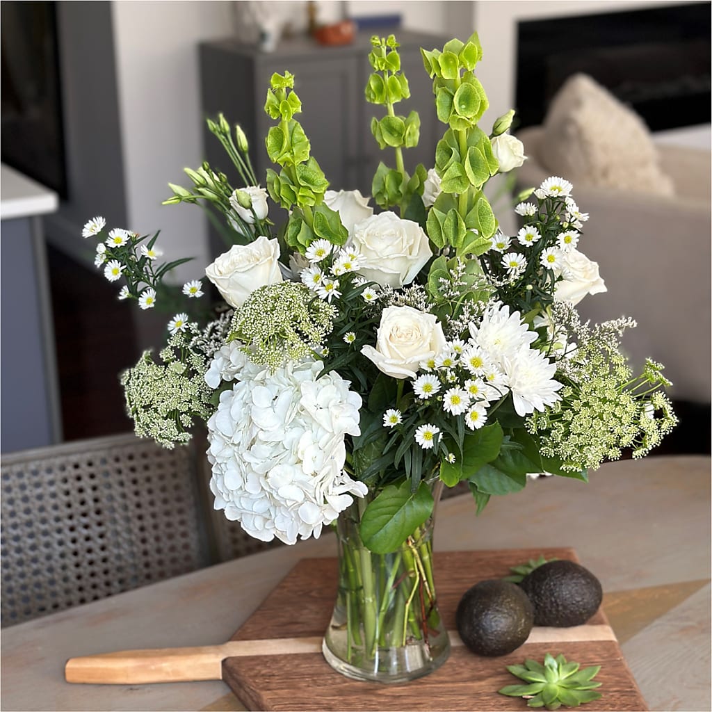 Classic Ivory – A Florist Original – ANGEL'S FLOWERS AND GIFTS, San Jose CA