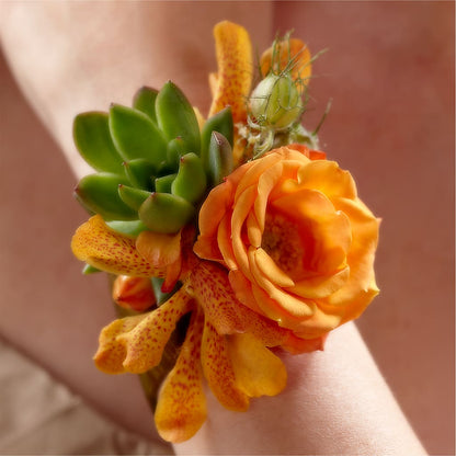 Irresistible Love Wrist Corsage – ANGEL'S FLOWERS AND GIFTS, San Jose CA